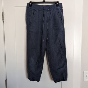 GAP Linen Blend Pull On Capris